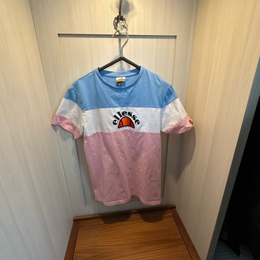 Men’s Elesse tee worn once